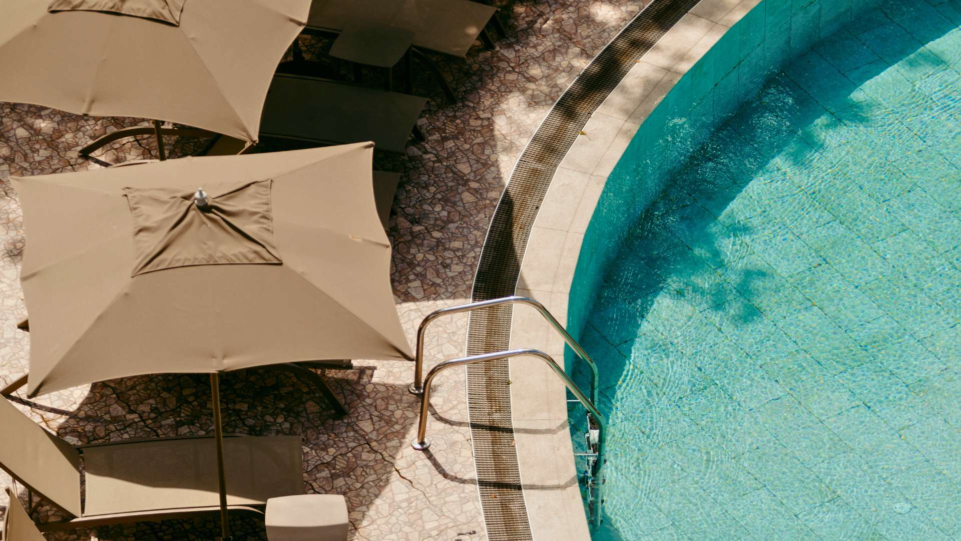 viva-pool-bar-galleryHERO